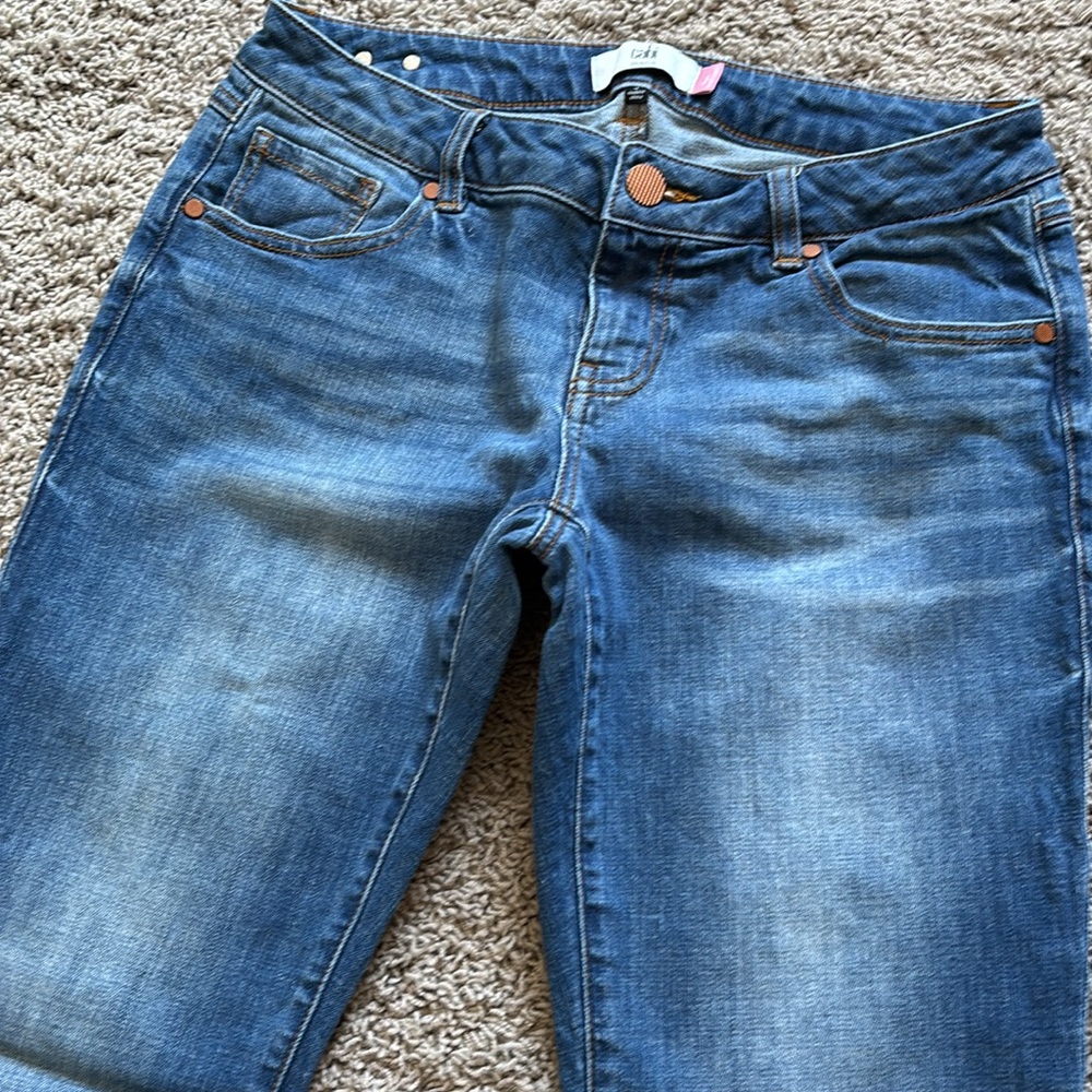 Cabi Slim Boyfriend Lightwash Blue Women's Jeans - Picture 4 of 13